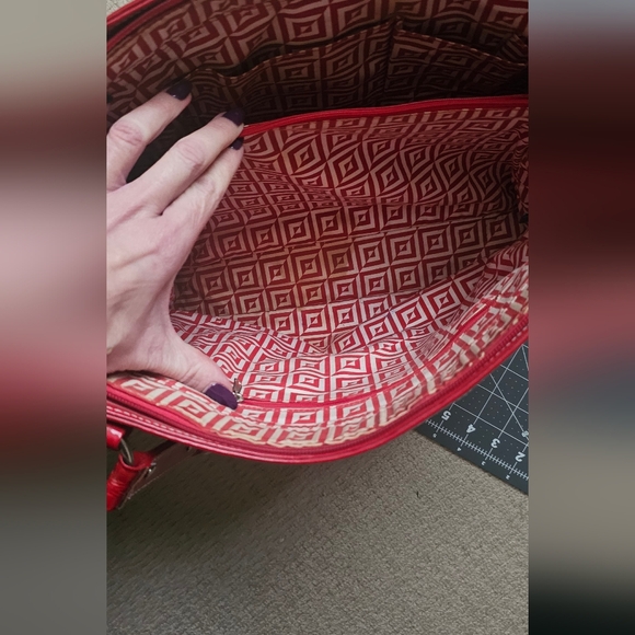 Red Patent Leather Women's Tote/purse - Picture 10 of 14